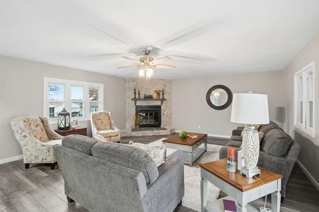 $219,870 | 217 5th Street, Buffalo, IA 52728