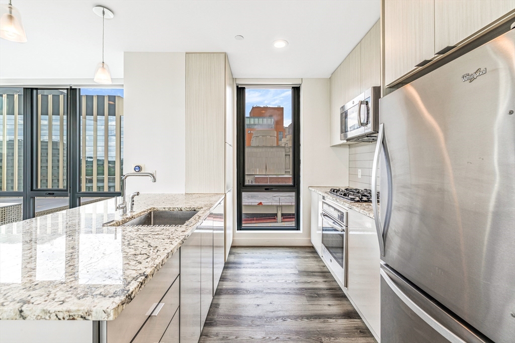 80-82 Fenwood Road, Unit 913 Boston, MA 02115 - Photo 4 of 21