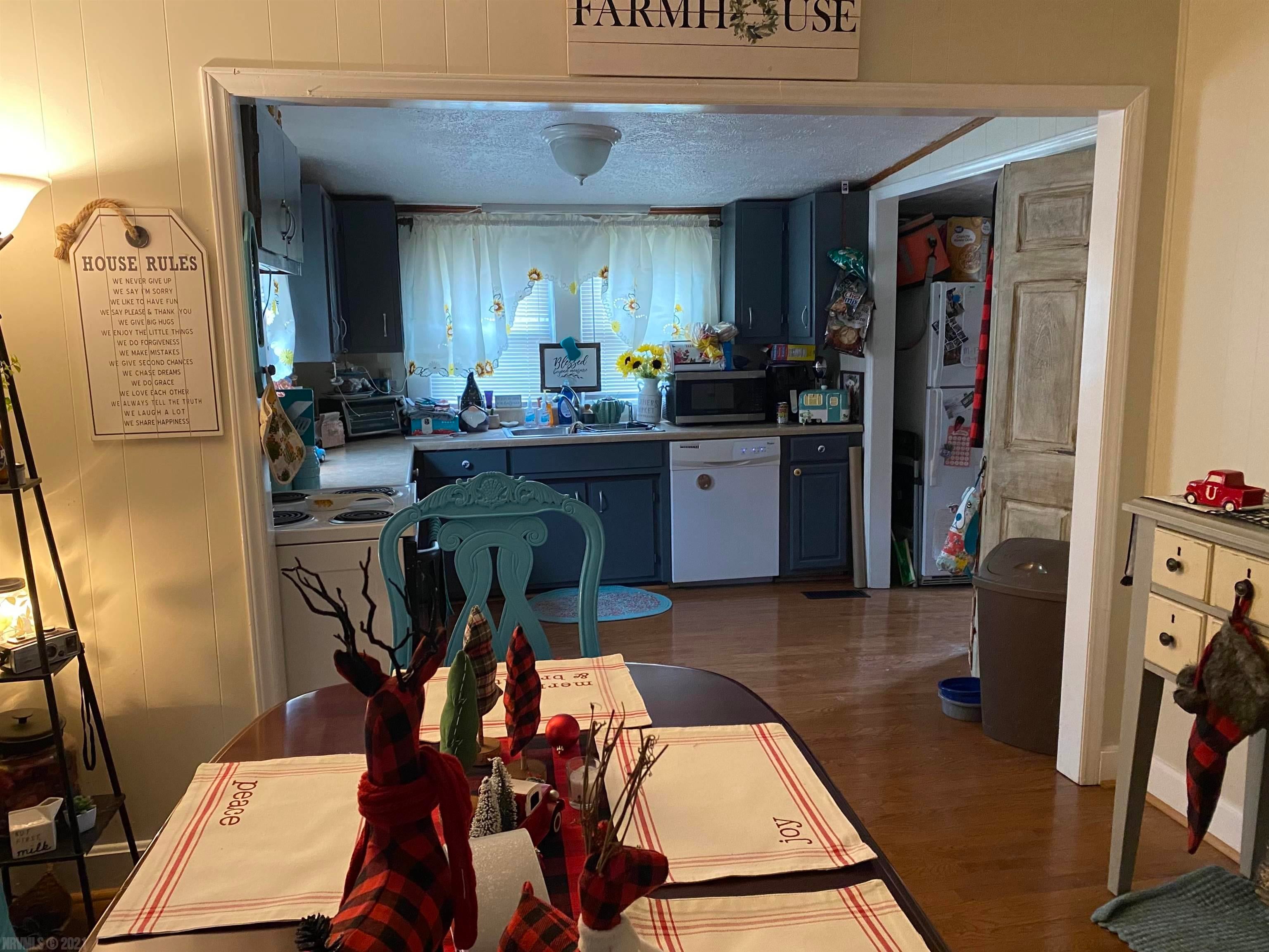7659 Brooklyn Road Radford, VA 24141 - Photo 4 of 10 Gallery Image 4