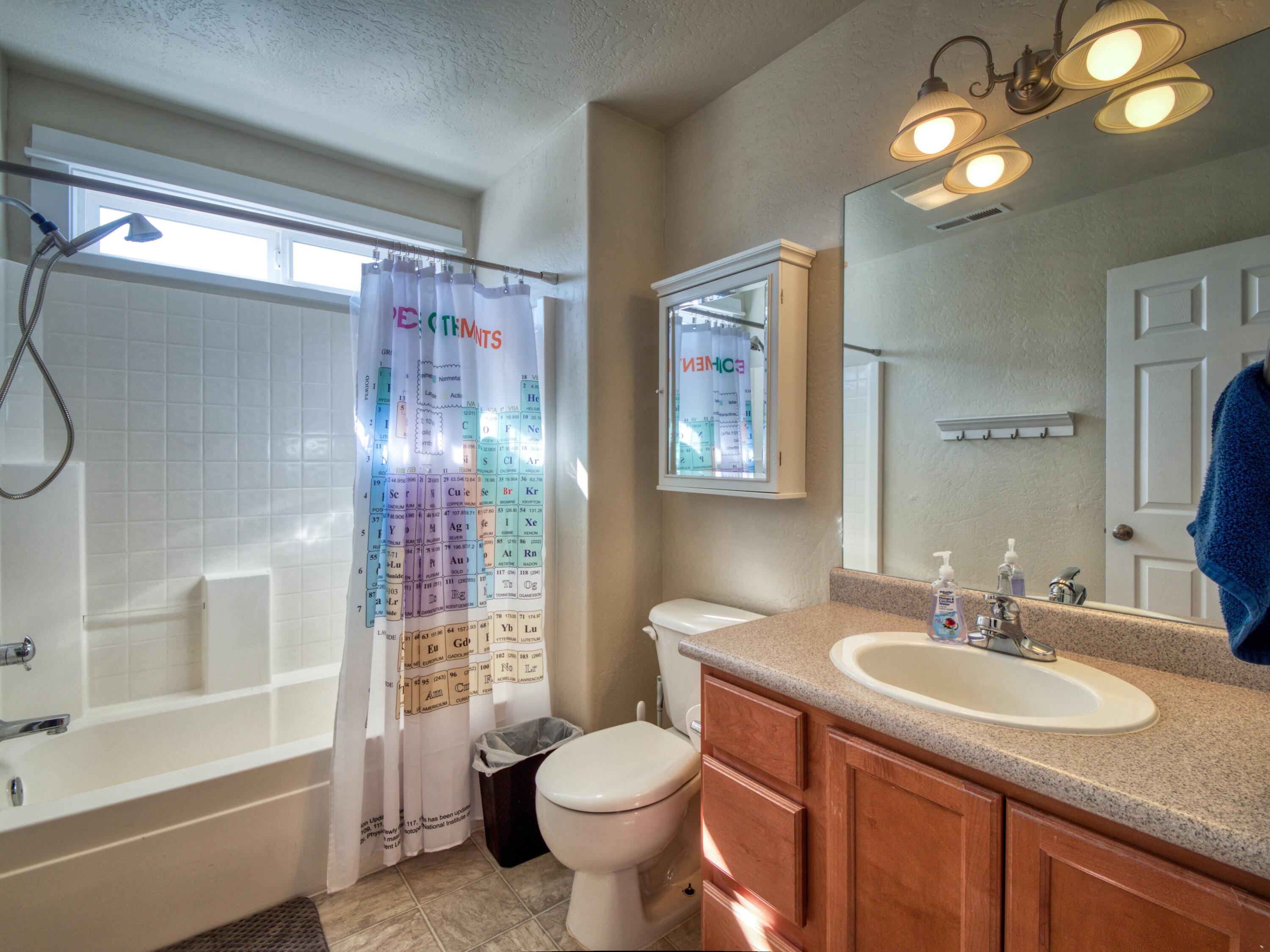 946 Ridgeview Drive Eagle Point, OR 97524 - Photo 19 of 32 Bath 1