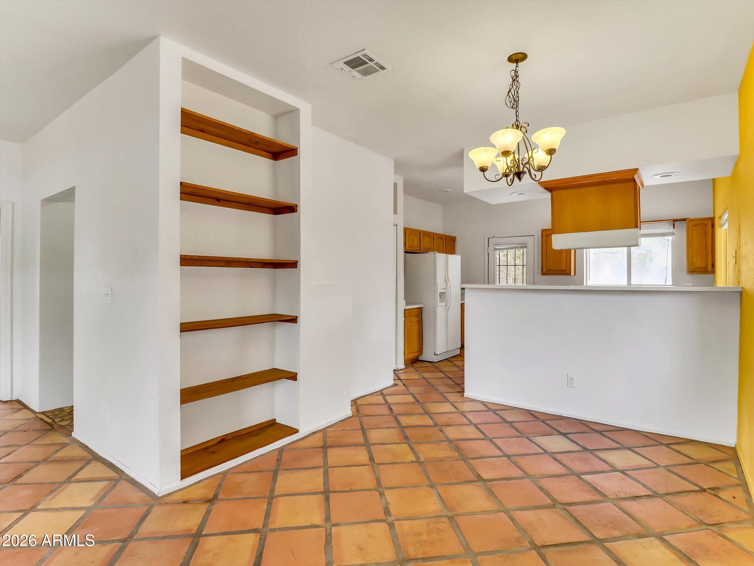 1331 East Apollo Road Phoenix, AZ 85042 - Photo 9 of 31 16-1331 E Apollo Rd-16