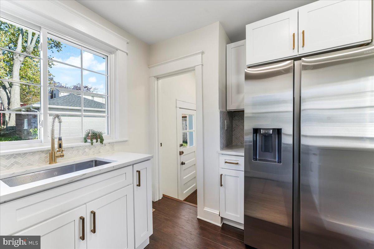 303 Krewson Terrace Willow Grove, PA 19090 - Photo 11 of 30