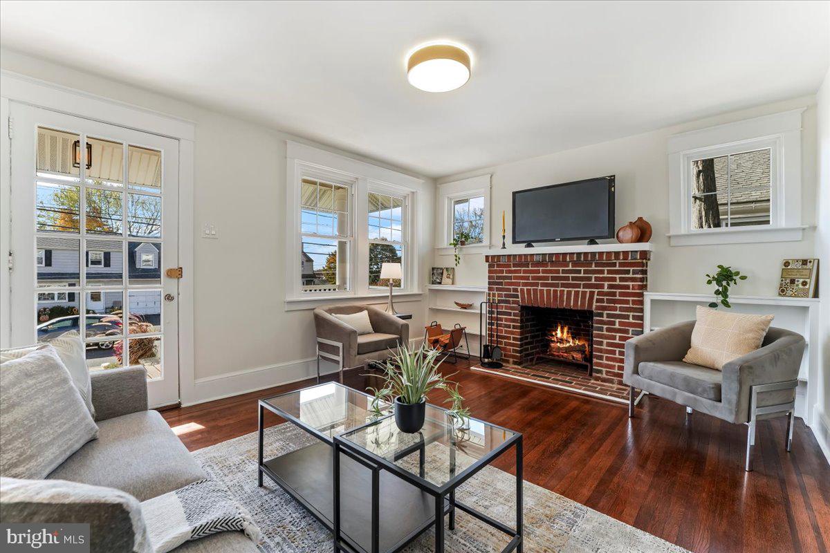 303 Krewson Terrace Willow Grove, PA 19090 - Photo 5 of 30