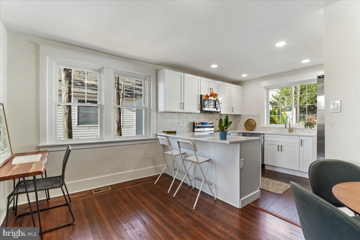 303 Krewson Terrace Willow Grove, PA 19090 - Photo 8 of 30