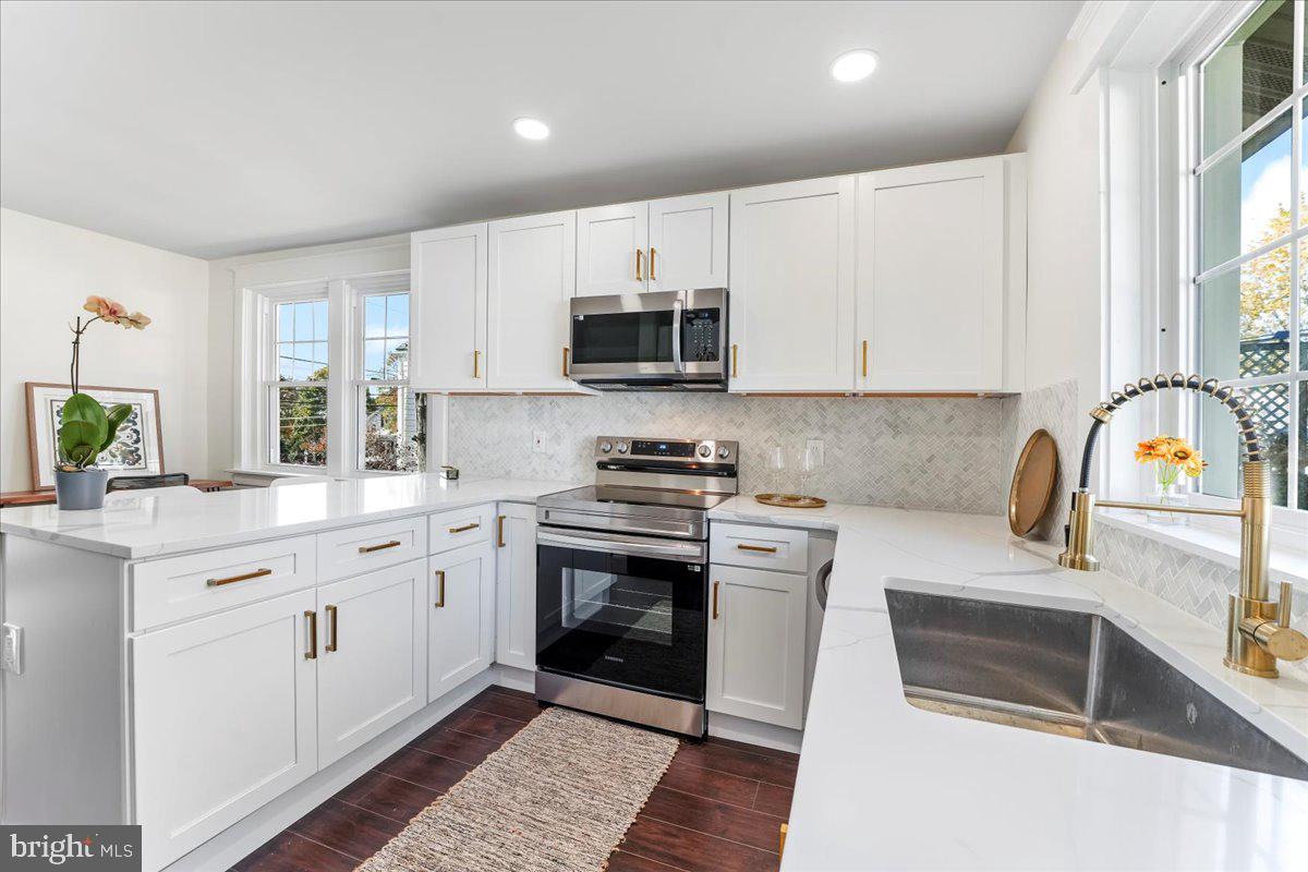 303 Krewson Terrace Willow Grove, PA 19090 - Photo 10 of 30