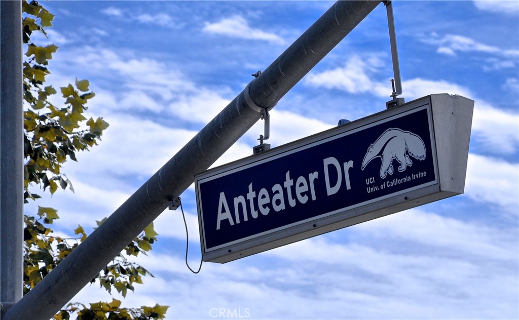 75 Bianco Irvine, CA 92618 - Photo 33 of 37 a view of street sign