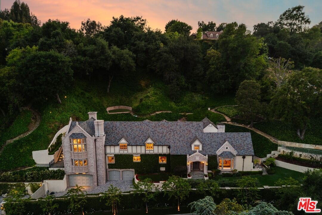 10950 Bellagio Road Los Angeles, CA 90077 - Photo 3 of 55