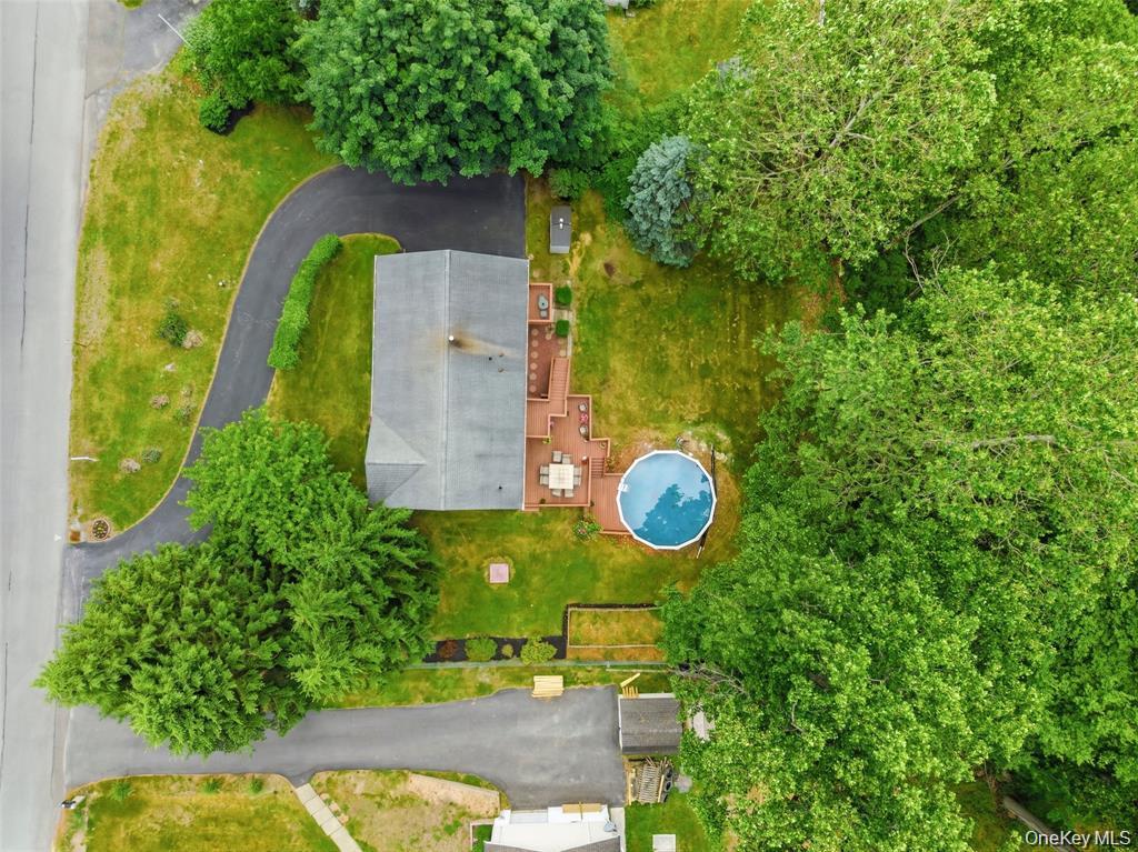 7 Colleen Lane Wallkill, NY 12589 - Photo 4 of 49