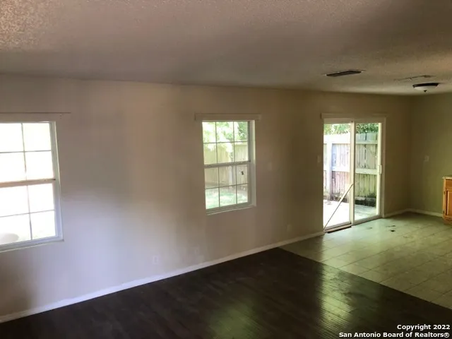 $995 | 7854 Sarepto, San Antonio, TX 78239