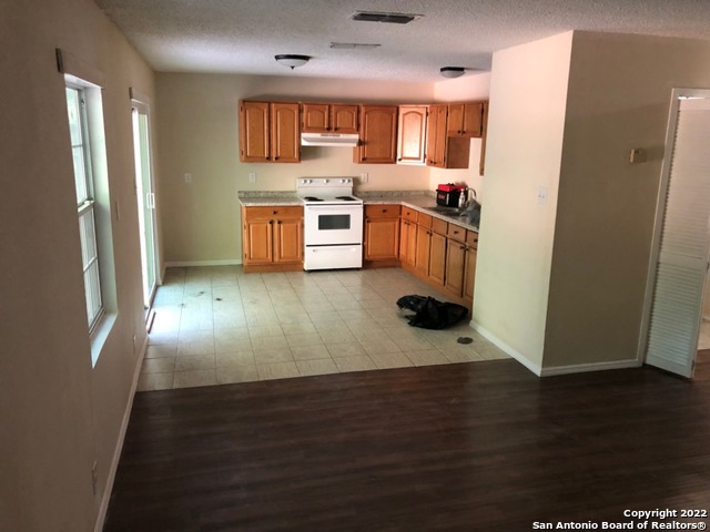 7854 Sarepto San Antonio, TX 78239 - Photo 4 of 9