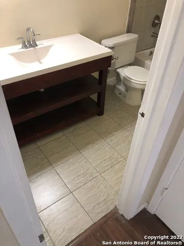 $995 | 7854 Sarepto, San Antonio, TX 78239