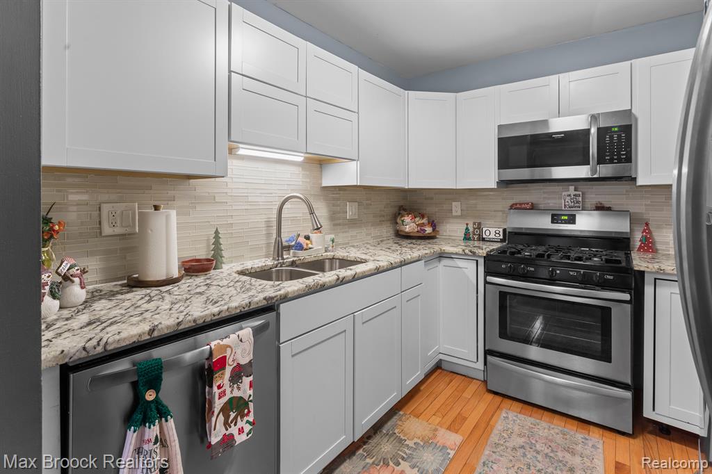 5005 Crooks Road, Unit 34 Royal Oak, MI 48073 - Photo 13 of 29