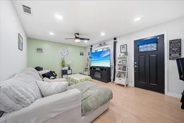 $410,000 | 6945 Black Duck Way, Sacramento, CA 95842