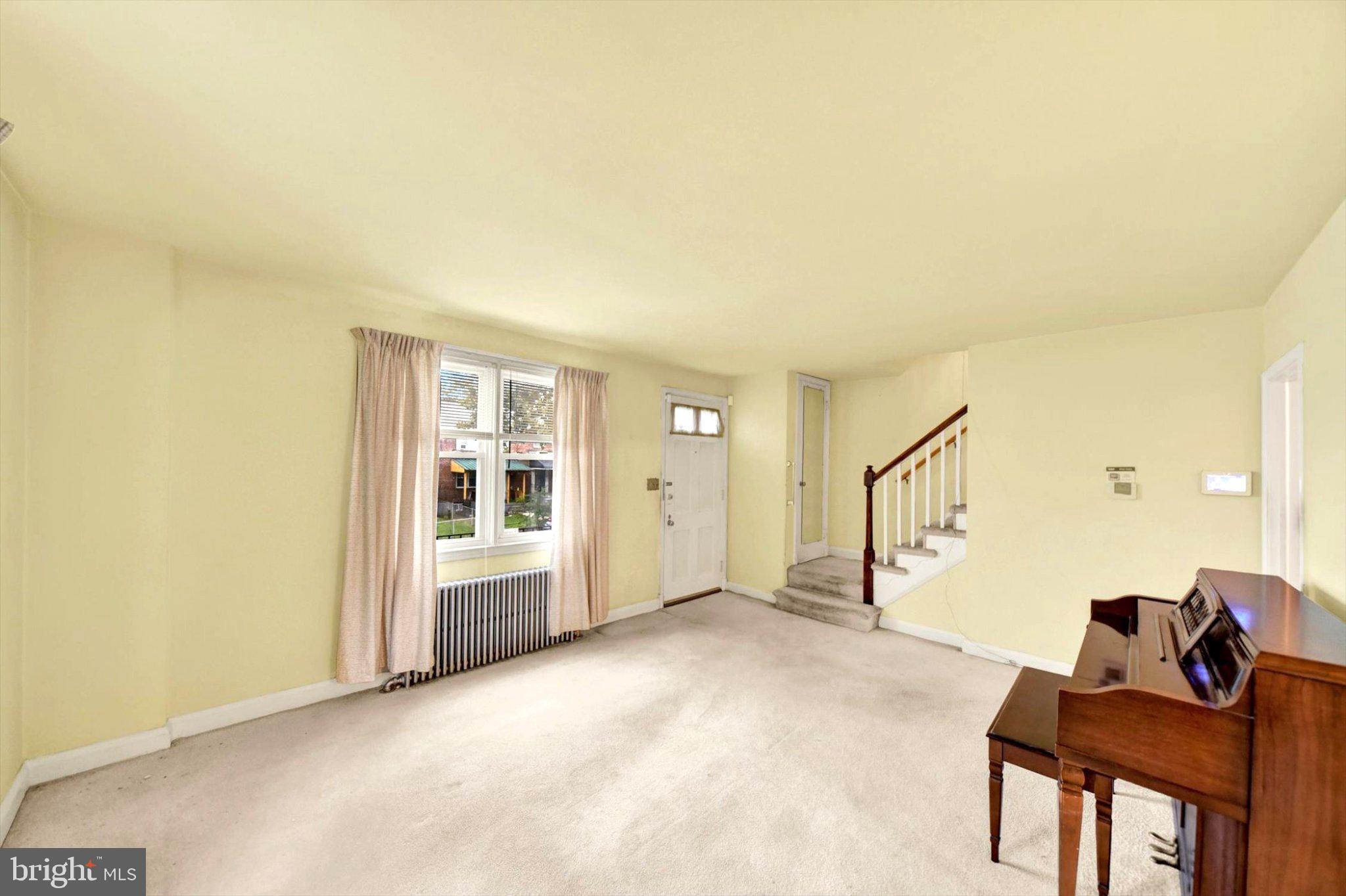 824 Wicklow Road Baltimore, MD 21229 - Photo 4 of 27 Gallery Image 4