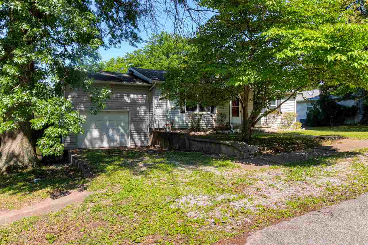 210 Adams Street Newburgh, IN 47630 - Photo 3 of 25