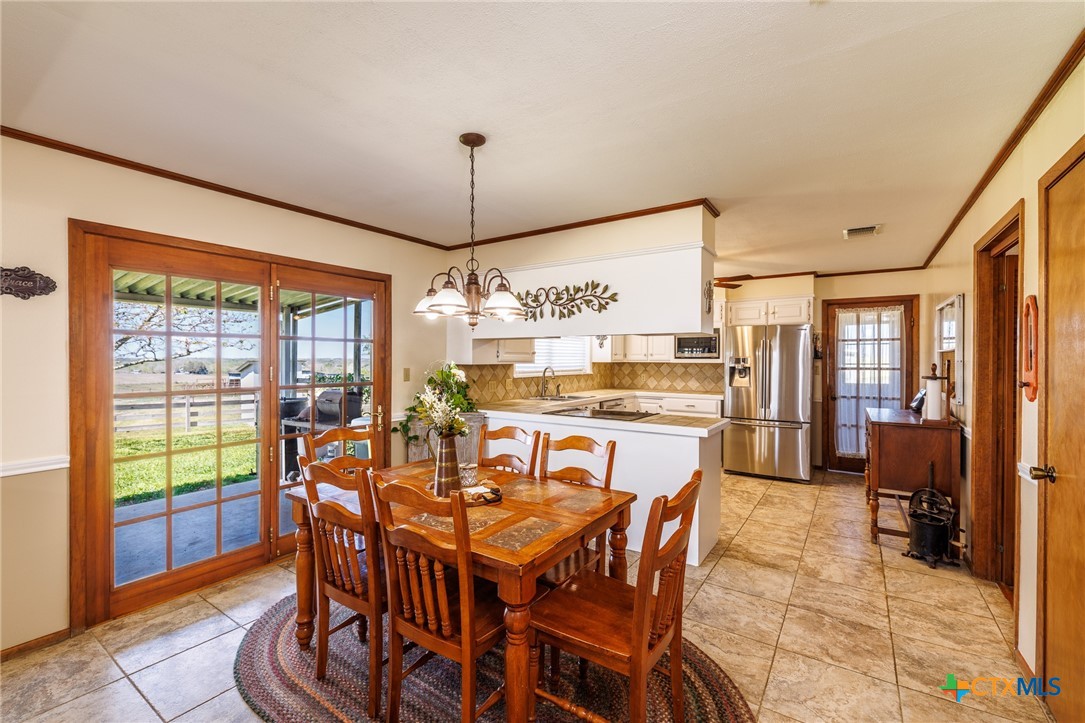 2110 Immenhauser Road Yoakum, TX 77995 - Photo 14 of 39