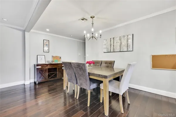 $318,000 | 1201 East Broadway, Unit H23, Hewlett, NY 11557