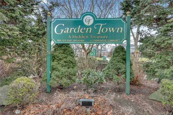 $318,000 | 1201 East Broadway, Unit H23, Hewlett, NY 11557