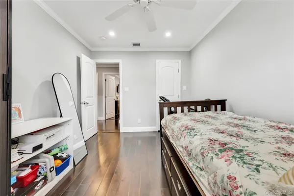 $318,000 | 1201 East Broadway, Unit H23, Hewlett, NY 11557