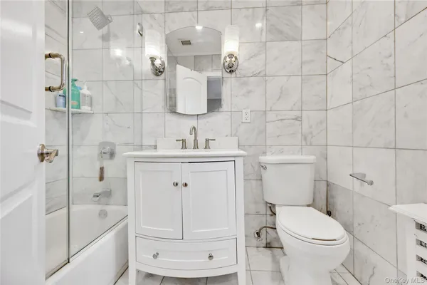 $318,000 | 1201 East Broadway, Unit H23, Hewlett, NY 11557