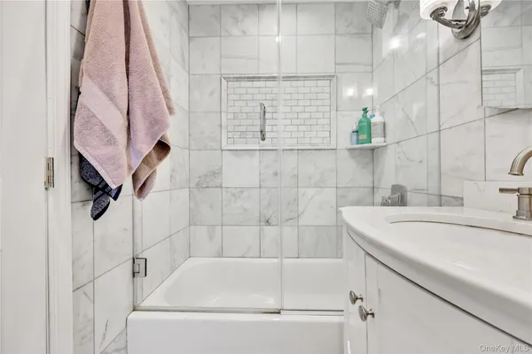 $318,000 | 1201 East Broadway, Unit H23, Hewlett, NY 11557