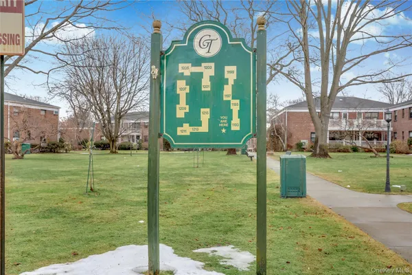 $318,000 | 1201 East Broadway, Unit H23, Hewlett, NY 11557