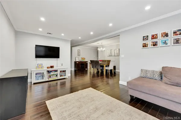 $318,000 | 1201 East Broadway, Unit H23, Hewlett, NY 11557