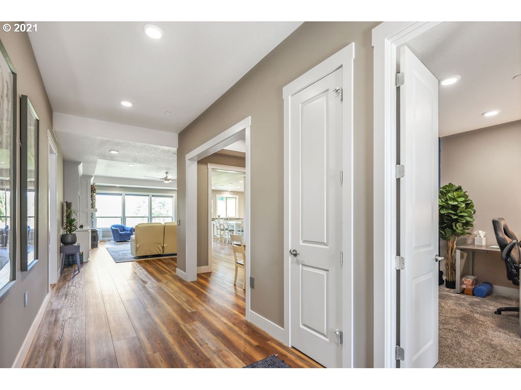 804 Northwest 289th Street Ridgefield, WA 98642 - Photo 2 of 32