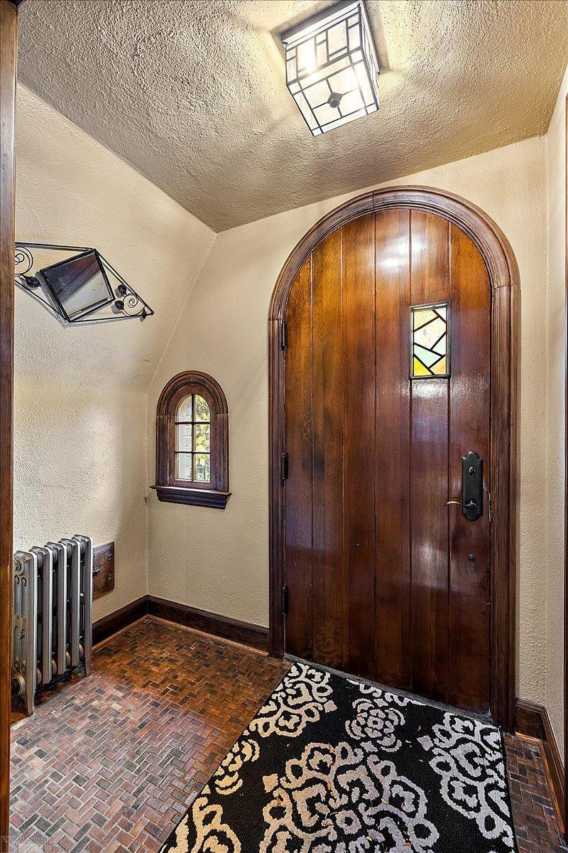 975 Fisher Road Grosse Pointe, MI 48230 - Photo 7 of 54 Foyer