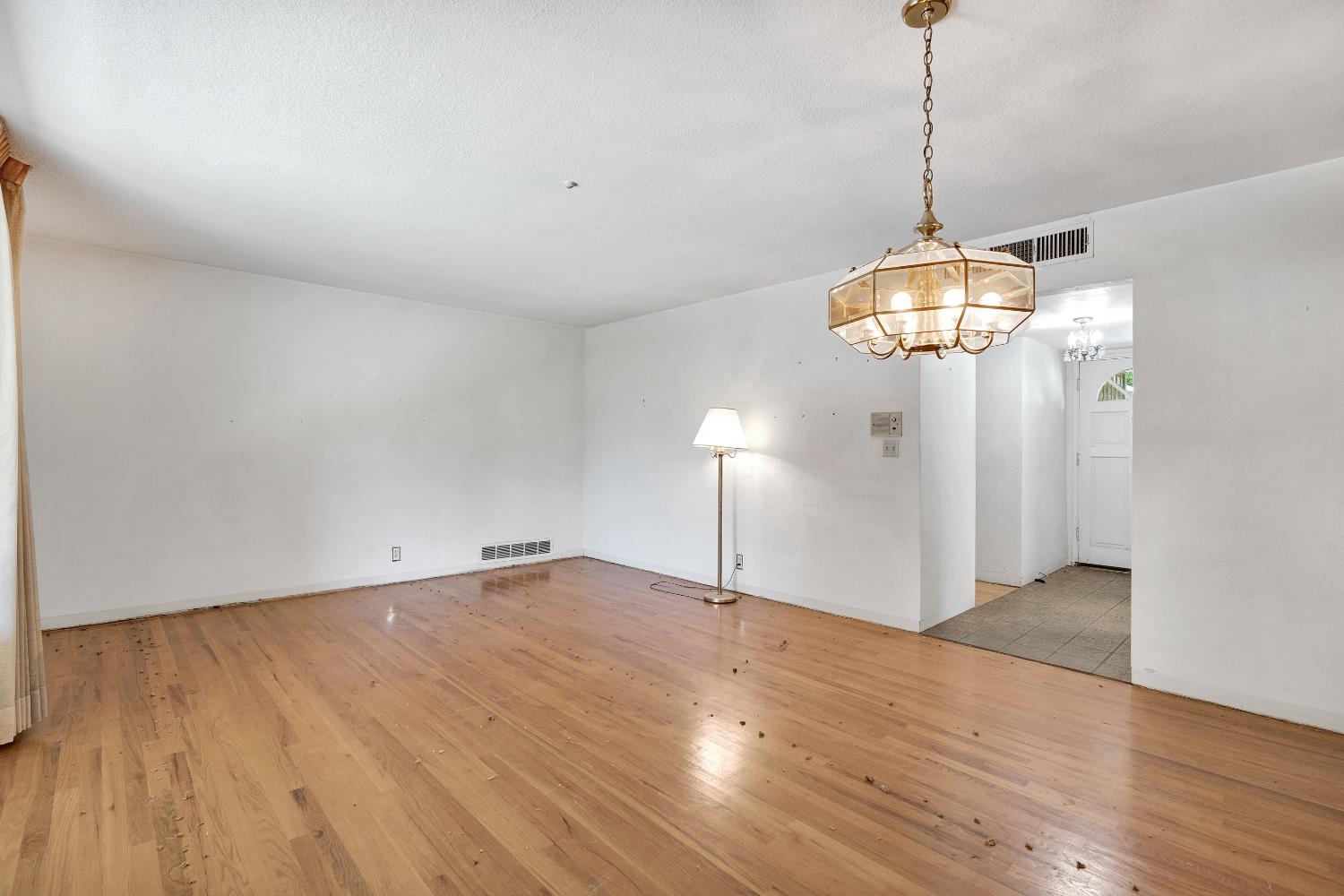 3376 East Richert Avenue Fresno, CA 93726 - Photo 15 of 29