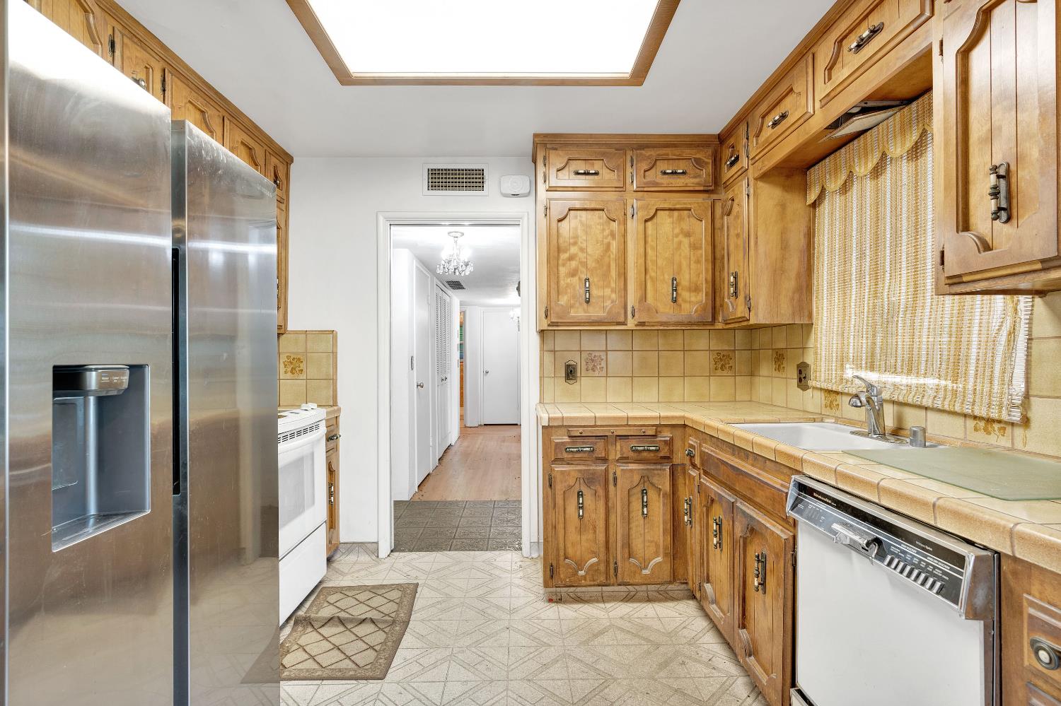 3376 East Richert Avenue Fresno, CA 93726 - Photo 9 of 29