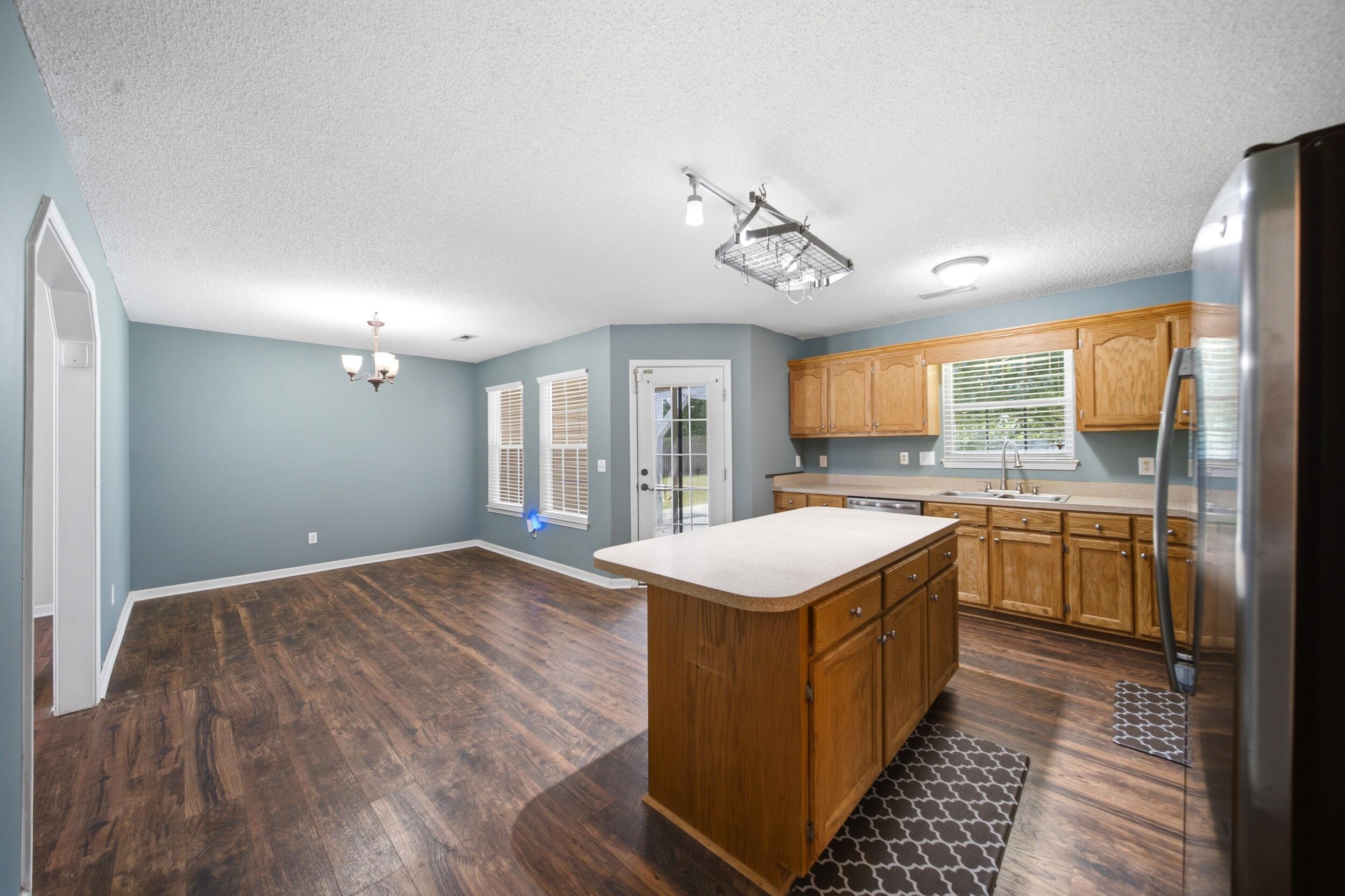 2880 Imperial Way Sumter, SC 29153 - Photo 5 of 29 10_dsc00608