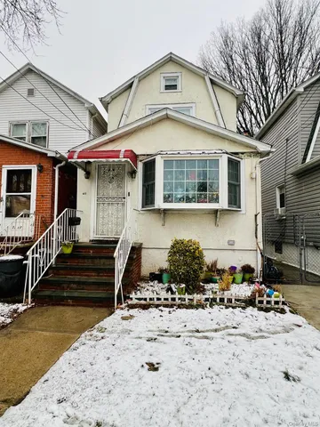 $2,300 | 71-19 Nansen Street, Unit 2 | Forest Hills