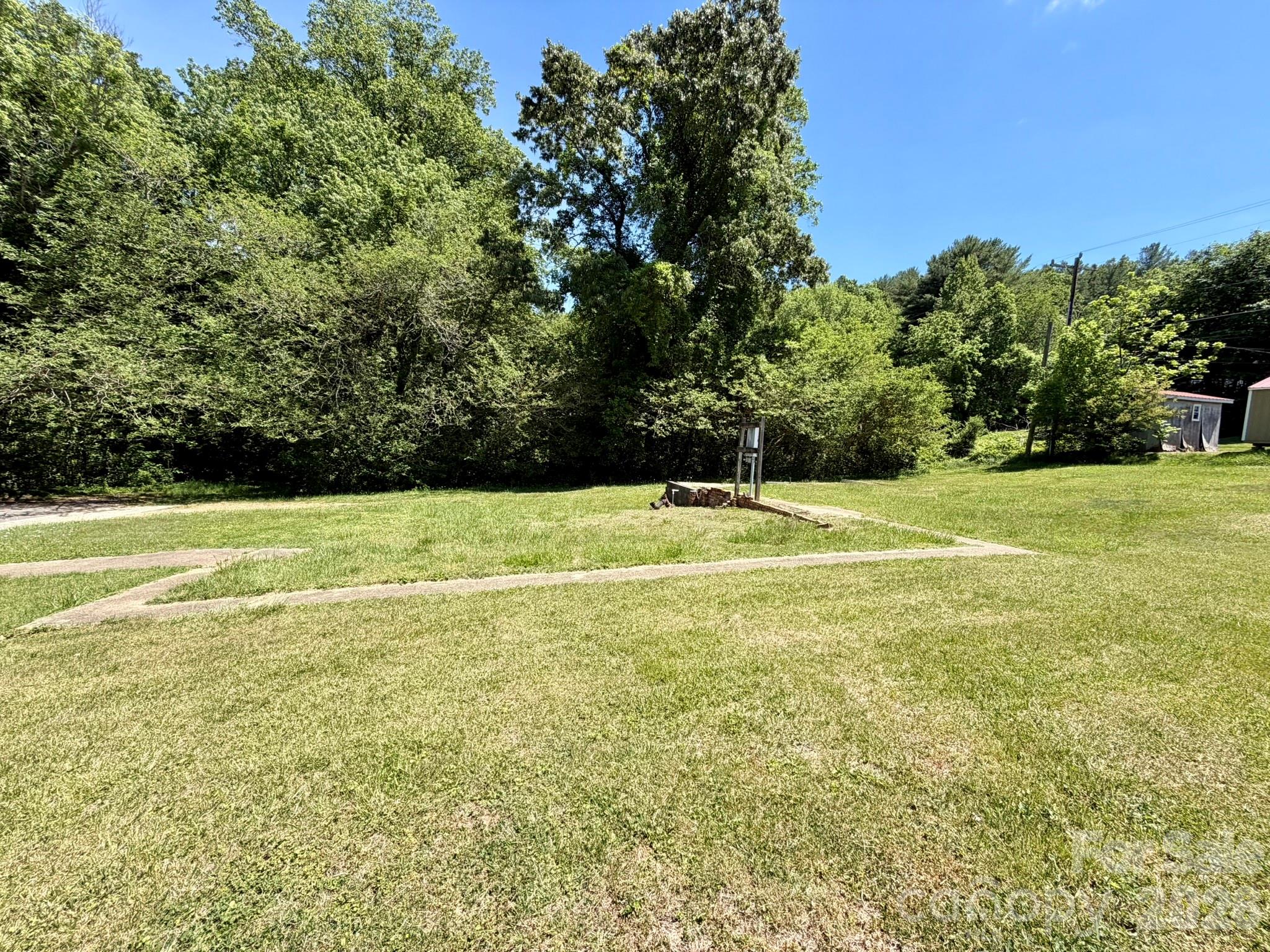 100 4th Em Street Marion, NC 28752 - Photo 2 of 10