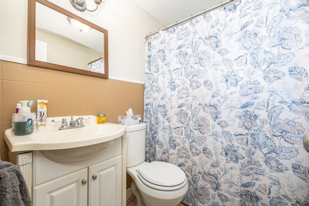 117 Corcoran Boulevard Springfield, MA 01118 - Photo 12 of 27 Gallery Image 12