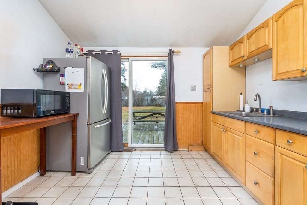 117 Corcoran Boulevard Springfield, MA 01118 - Photo 8 of 27 Gallery Image 8