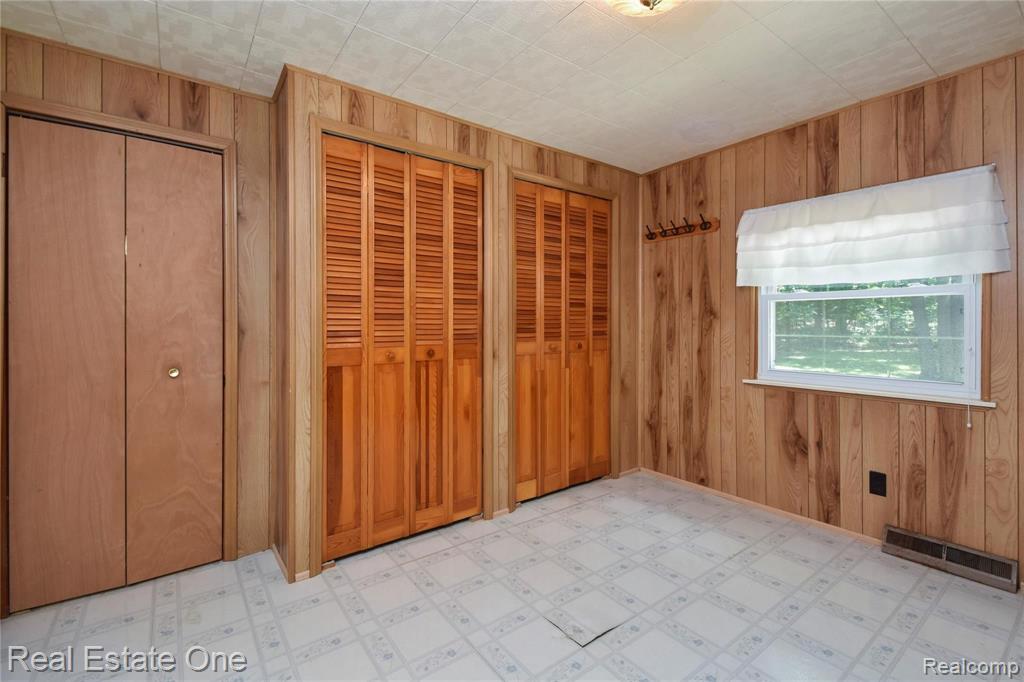2555 South Livernois Road Rochester Hills, MI 48307 - Photo 9 of 17