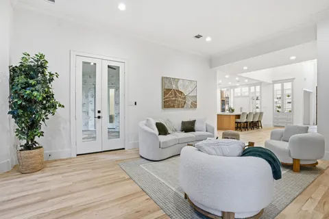 $3,990,000 | 31 Hollymead Drive, The Woodlands, TX 77381