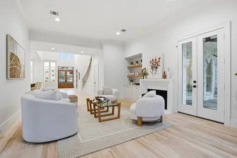 $3,990,000 | 31 Hollymead Drive, The Woodlands, TX 77381