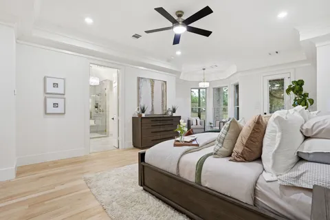 $3,990,000 | 31 Hollymead Drive, The Woodlands, TX 77381