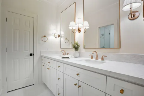 $3,990,000 | 31 Hollymead Drive, The Woodlands, TX 77381