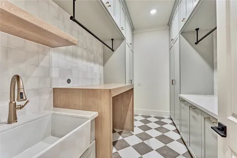 $3,990,000 | 31 Hollymead Drive, The Woodlands, TX 77381