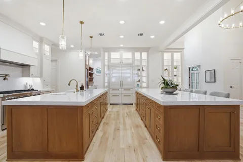 $3,990,000 | 31 Hollymead Drive, The Woodlands, TX 77381