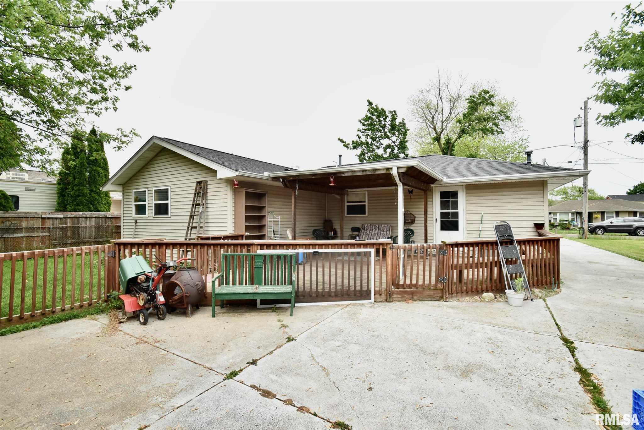 111 Briargate Road Washington, IL 61571 - Photo 10 of 15 Gallery Image 10