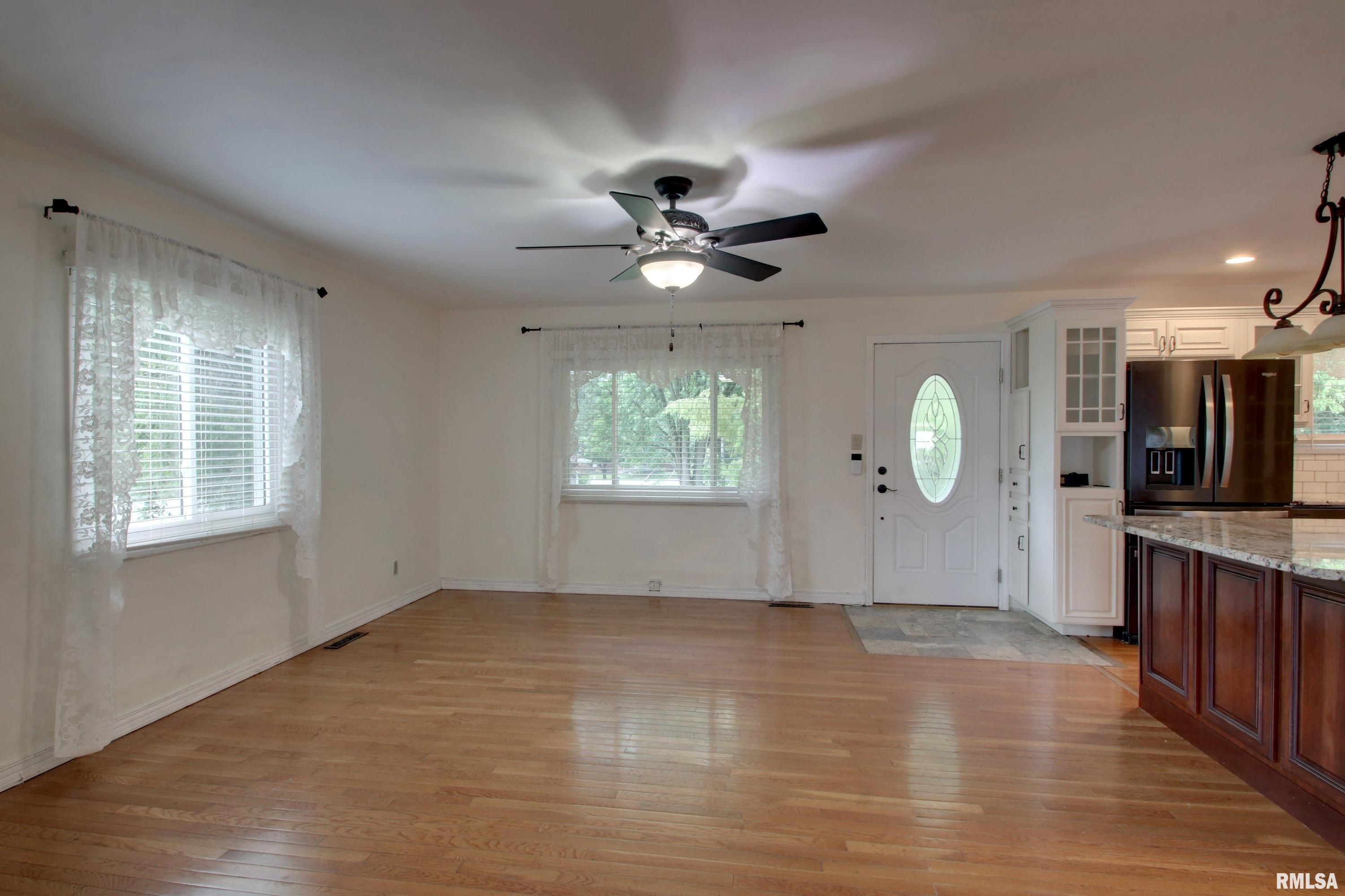 2313 Lyn Road Quincy, IL 62301 - Photo 6 of 22