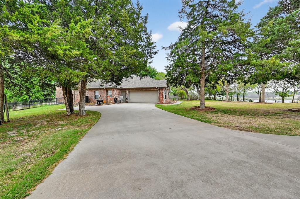 4851 Stout Road Midlothian, TX 76065 - Photo 2 of 37