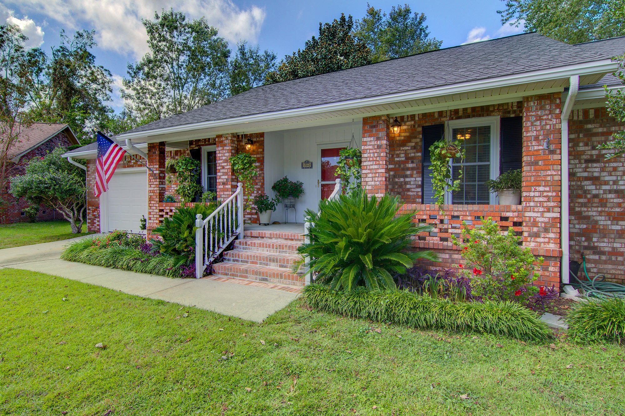 1542 Longview Road Mount Pleasant, SC 29464 - Photo 1 of 38 3
