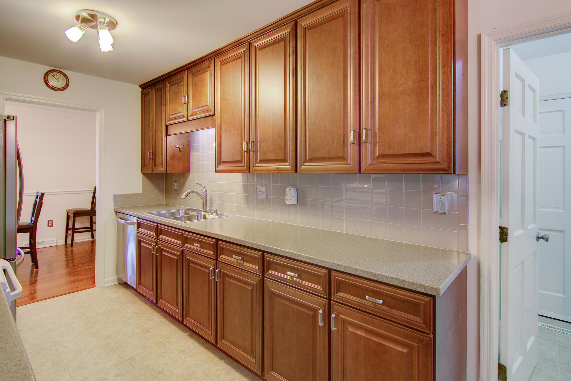 1542 Longview Road Mount Pleasant, SC 29464 - Photo 2 of 38 9
