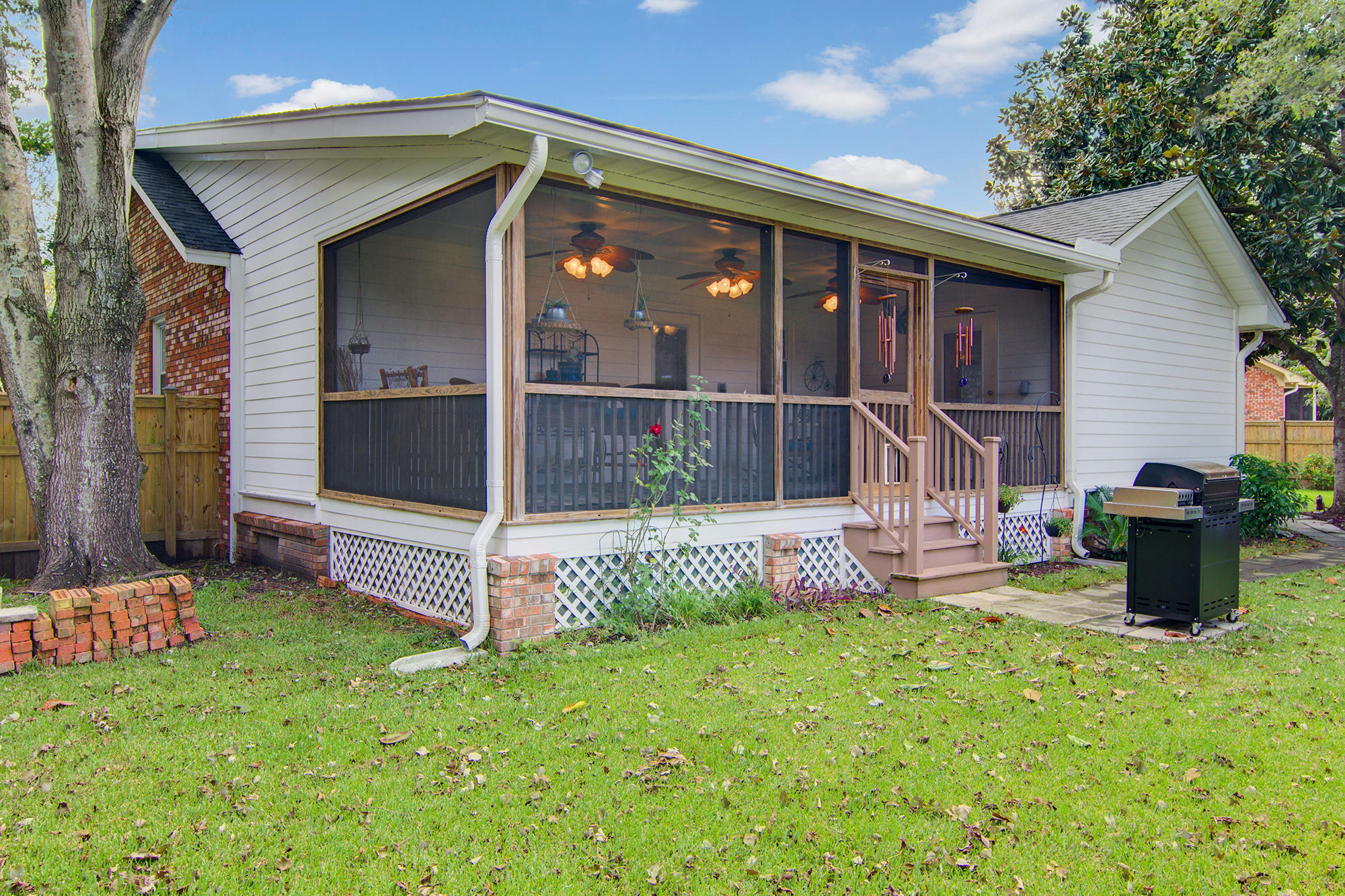 1542 Longview Road Mount Pleasant, SC 29464 - Photo 31 of 38 30