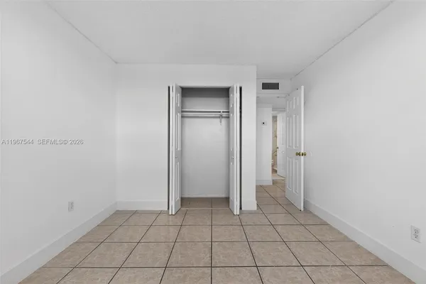$2,100 | 606 West 81st Street, Unit 302, Hialeah, FL 33014